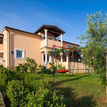 Spacious Apartment With Parking&Garden Marcana Экстерьер фото